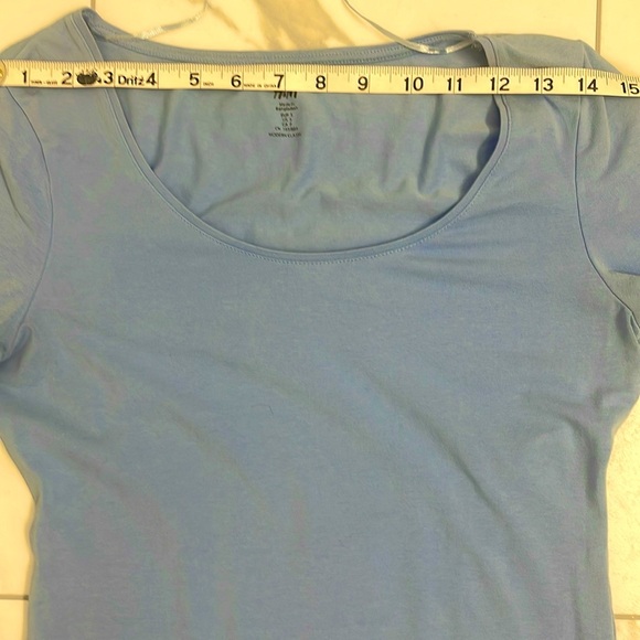 H&M Modern Classic Blue Short Sleeve Tee Scoop Neckline Stretchy Fabric Size S - Picture 10 of 11